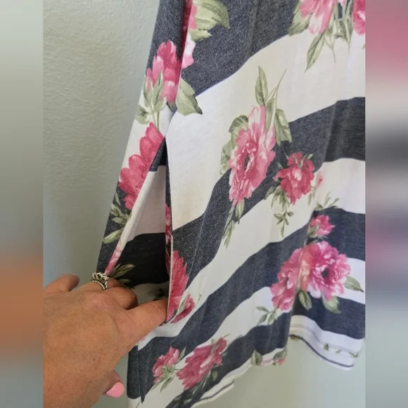 P.S. Kate Striped Floral T-shirt Dress Size Medium - Picture 4 of 6